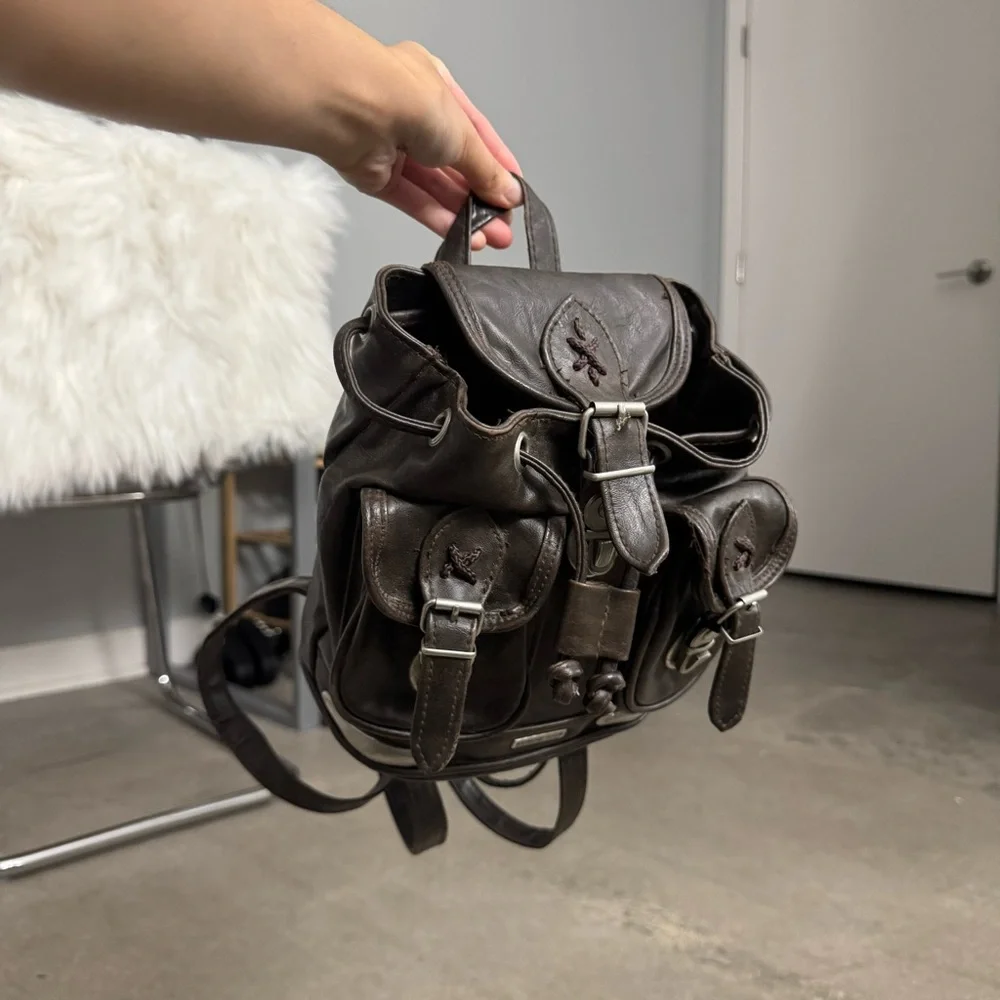 Vintage Leather Backpack - Picture 8 of 9